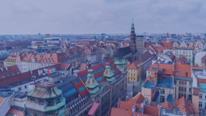 Modernizacja przedwojennej kamienicy we Wrocławiu – wybór drzwi wejściowych